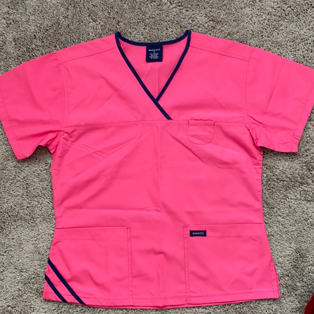 NWT Dagacci scrub top size S